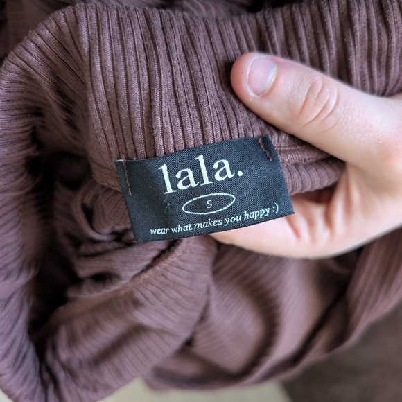 Dressed in LALA Lex ribbed playsuit - Mocha - Picture 5 of 6